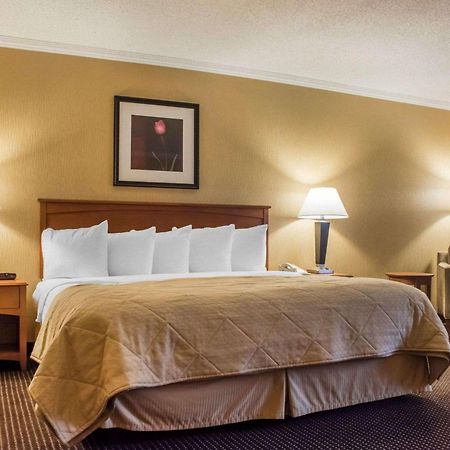 Clarion Hotel & Suites Riverfront Oswego Exteriér fotografie