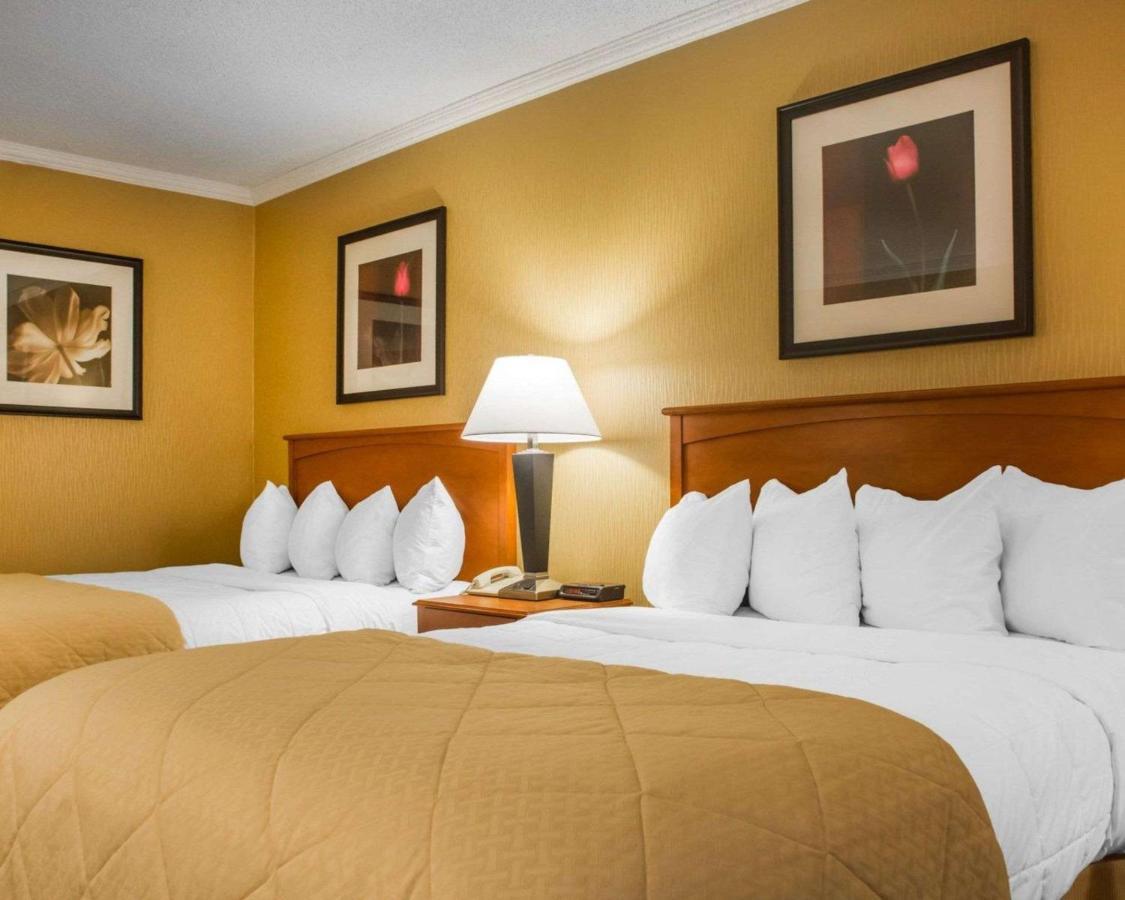 Clarion Hotel & Suites Riverfront Oswego Exteriér fotografie