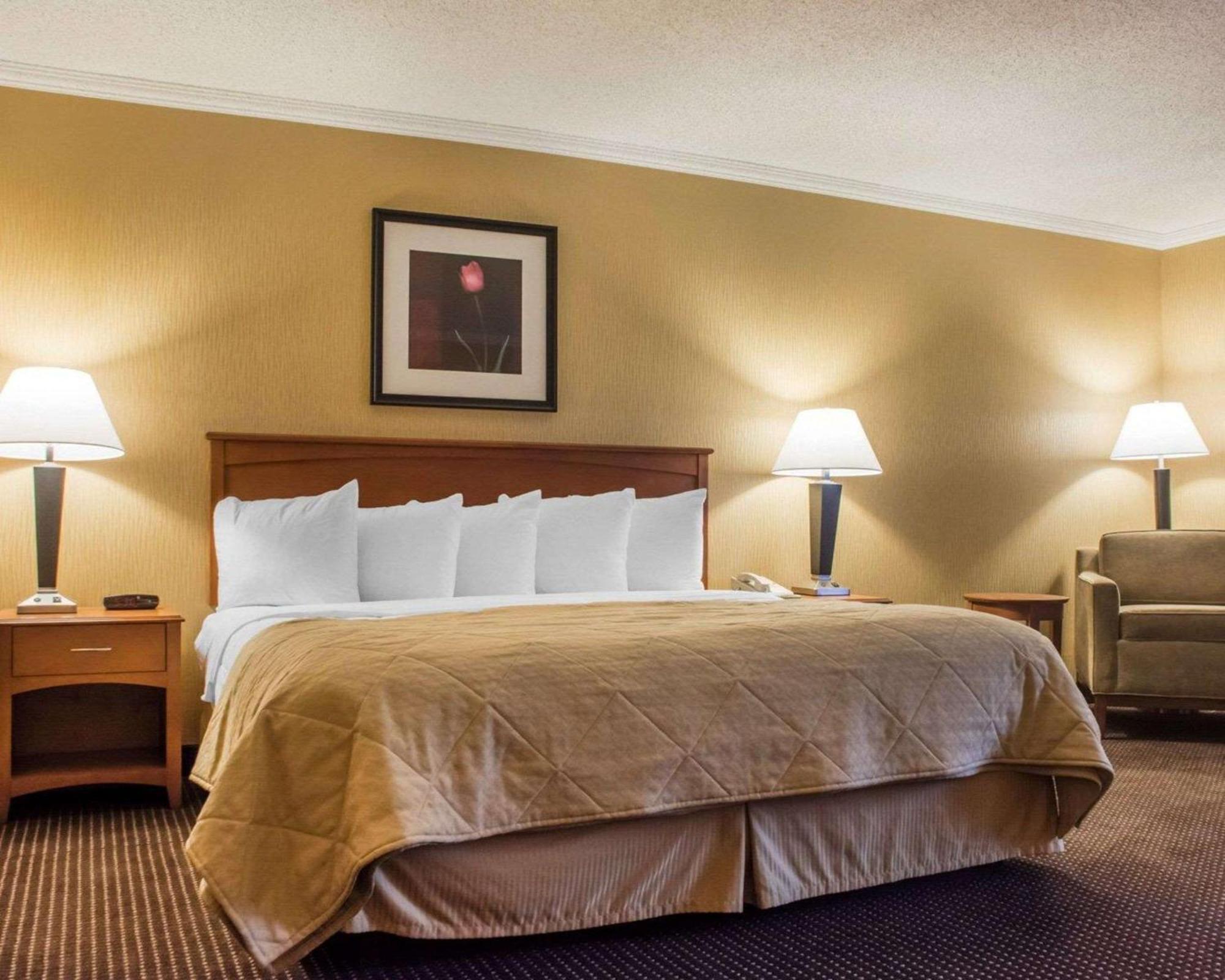 Clarion Hotel & Suites Riverfront Oswego Exteriér fotografie