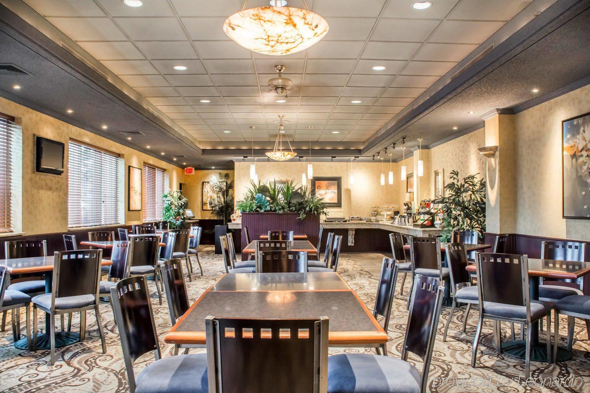 Clarion Hotel & Suites Riverfront Oswego Exteriér fotografie
