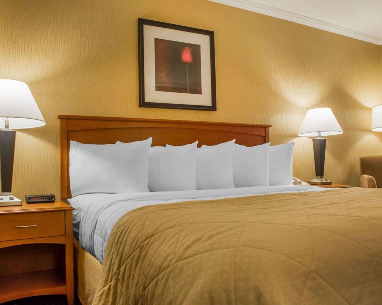 Clarion Hotel & Suites Riverfront Oswego Exteriér fotografie
