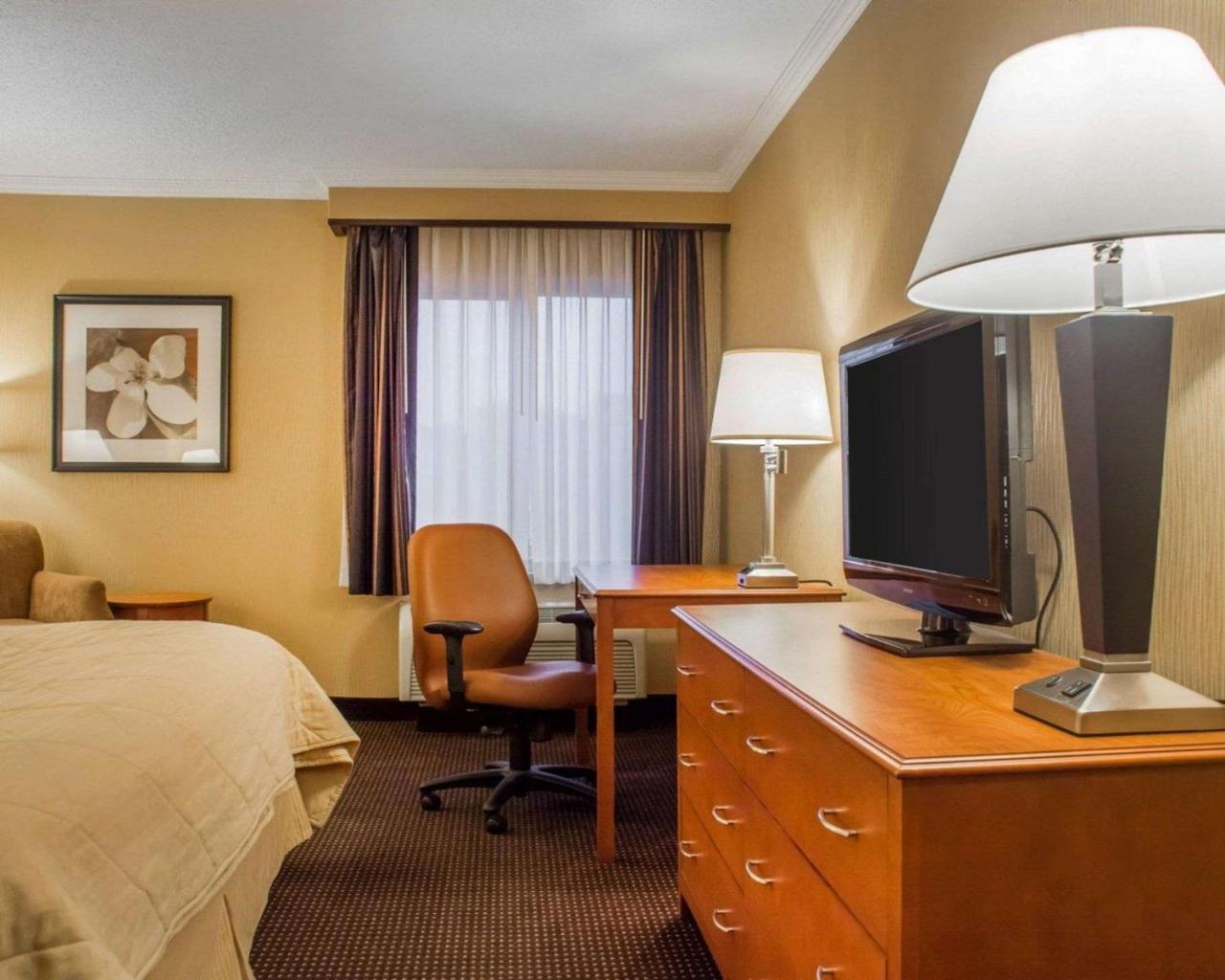 Clarion Hotel & Suites Riverfront Oswego Exteriér fotografie