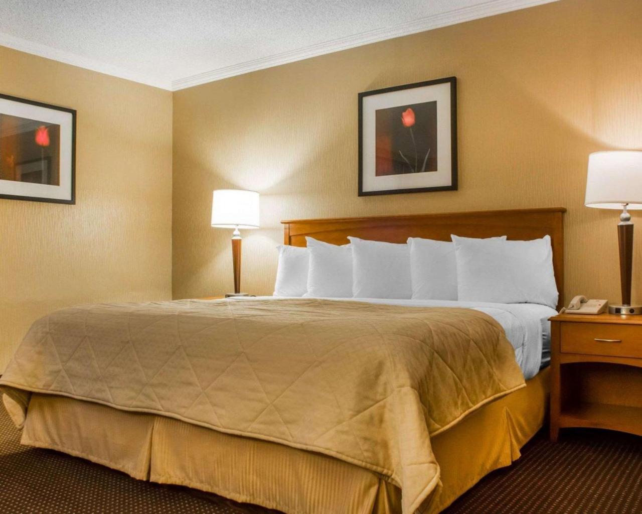 Clarion Hotel & Suites Riverfront Oswego Exteriér fotografie