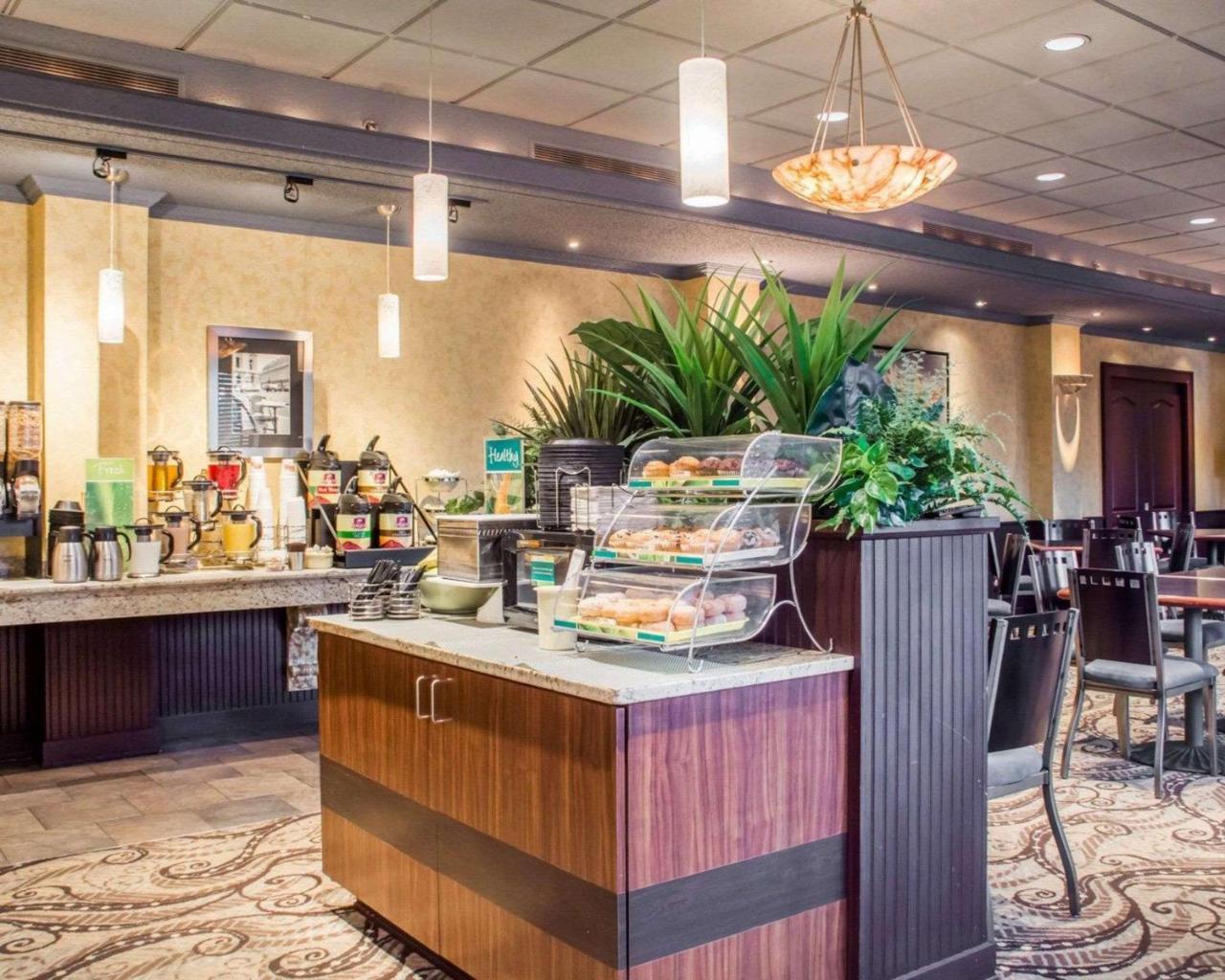 Clarion Hotel & Suites Riverfront Oswego Exteriér fotografie